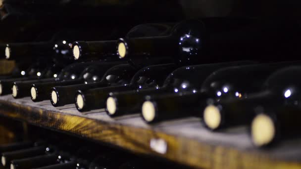 Waiter Picks Bottle Wine — Vídeo de Stock