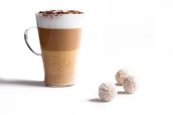 Cafe Latte Macchiato Geschichteter Kaffee Auf Weißem Hintergrund — Stockfoto