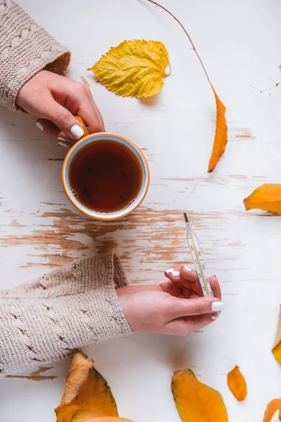 Top View Female Hands Holding Cup Tea Thermometer Shabby Table — Stock Photo, Image