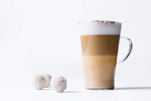 Café Con Leche Latte Macchiato Glass Sobre Fondo Blanco Café — Foto de Stock