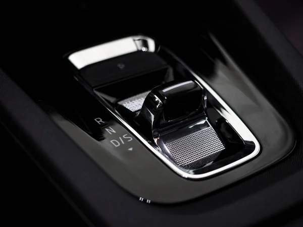 Seletor Engrenagens Automático Moderno Interior Elegante Carro Escuro Com Cromo — Fotografia de Stock