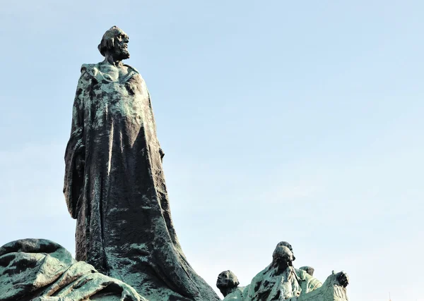 Praga, Piazza della Città Vecchia Jan Hus monumento — Foto Stock