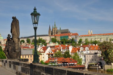 Prag, charles Köprüsü, vltava Nehri, st. vitus Katedrali görünümü