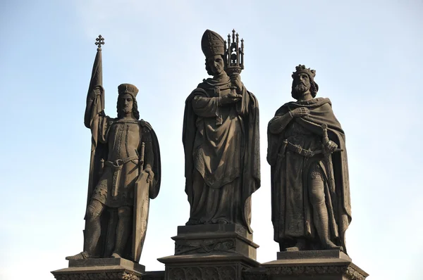 Statuen von Wenzel IV. und Sigismund, heiligen römischen Kaisern, mit dem Heiligen Norbert — Stockfoto