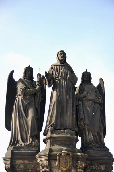 Statue St. Francis Seraphic on Charles bridge, Prague — Stock Photo, Image