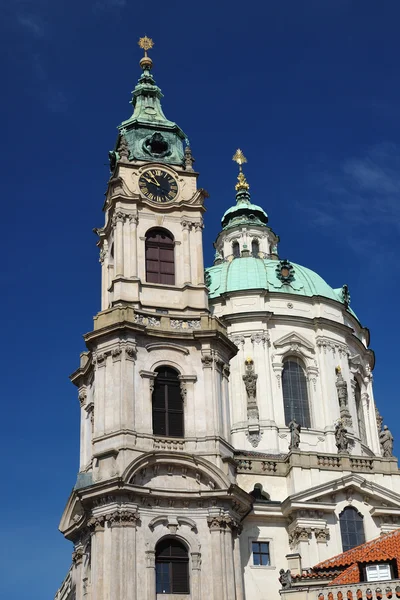 Barock saint nicolas kyrkan, Prag, Tjeckien — Stockfoto