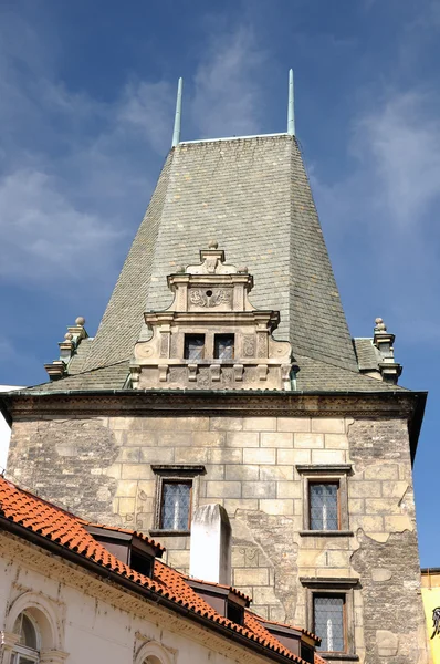 Detail oude stad toren in Praag — Stockfoto
