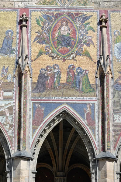 Prager Detail St. Vitus Kathedrale in Hradschin — Stockfoto