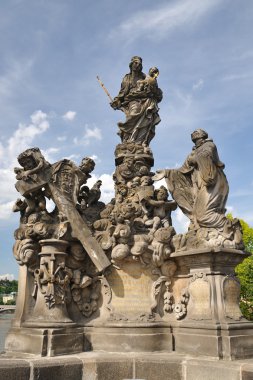 Prag'daki Charles bridge heykeller. saint bernard ile virgin