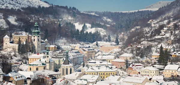 Oude centrum van banska stiavnica in de winter, Slowakije — Stockfoto