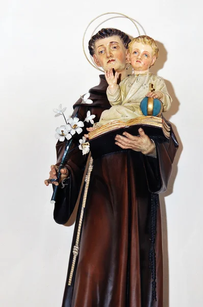 Статуя Святого Anthony Падуанського — стокове фото