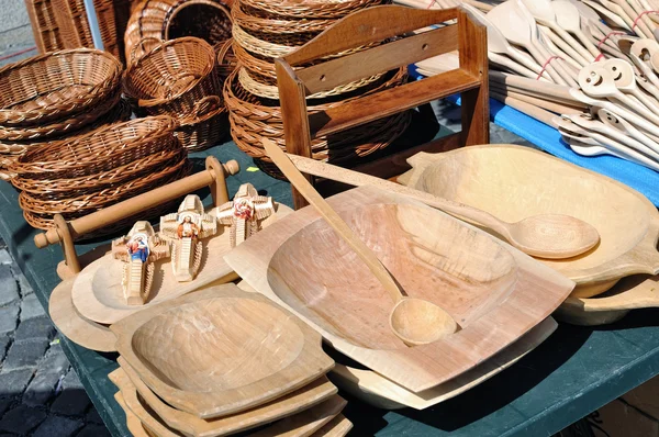 Houten trog de straatmarkt — Stockfoto