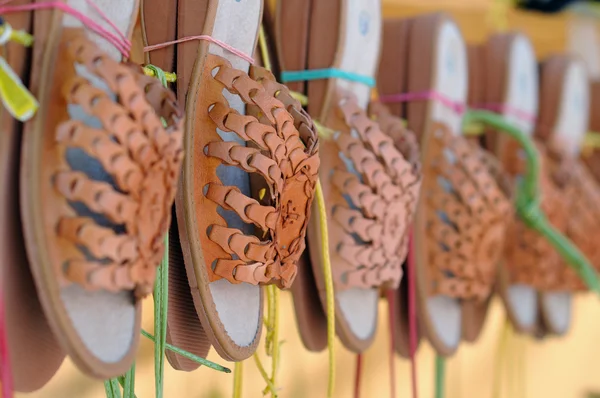 Leather sandals for rural market — Stock Photo, Image