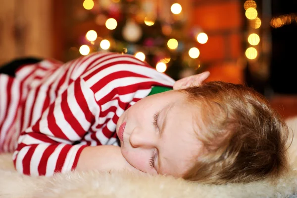 Sova korthårig liten pojke — Stockfoto