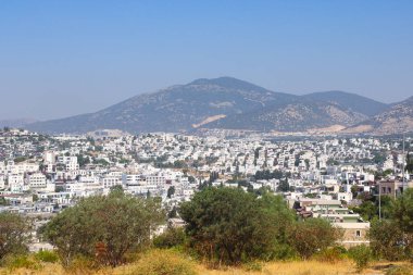 Bodrum şehri ve Mountian 'ın panoramik manzarası. Bodrum, Mugla, Türkiye