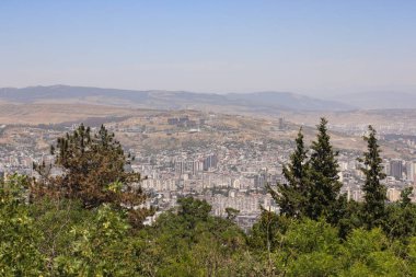 Tiflis şehrinin panoramik üst görüntüsü