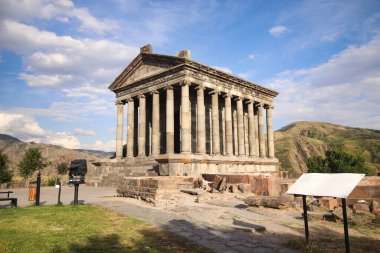 Garni Tapınağı Ermenistan 'daki Greko-Romen kolonileştirilmiş tapınaktır.