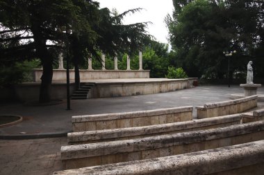 Dilijan, Ermenistan 'da açık hava amfi tiyatrosu