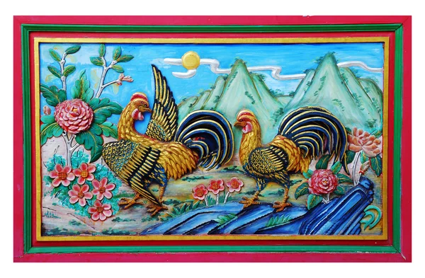 Poule sculpter de la peinture d'or dans le mur du temple — Photo