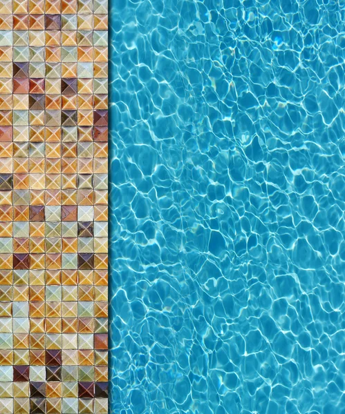 Cool water in swimming pool background — Stock Photo, Image