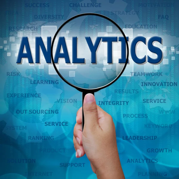 Analytics, mavi zemin üzerine Büyüteç — Stok fotoğraf