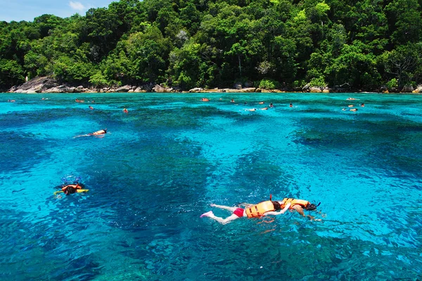 Beautiful blue sea, blue sky from tachai island in Thailand — стоковое фото