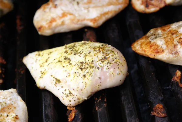 Grillhähnchenbrust — Stockfoto