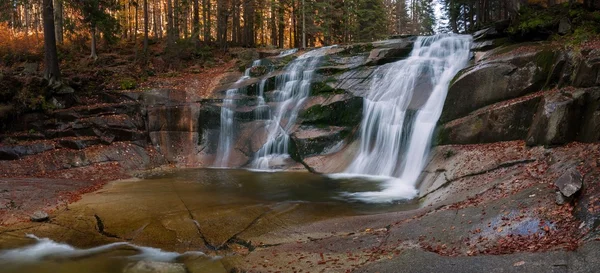 Beautiful Waterfall — Stock Photo, Image