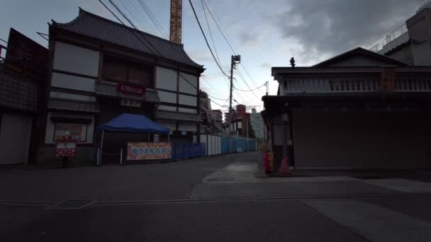 Tokyo Asakusa Early Morning Cycling 2021 Voorjaar — Stockvideo