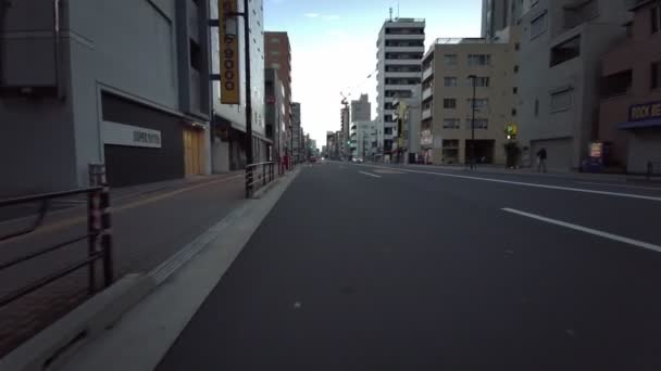 Tokyo Asakusa Early Morning Cycling 2021 Voorjaar — Stockvideo