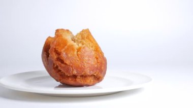 Japon usulü kızarmış çörek, Sata Andagi.