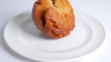 Japon usulü kızarmış çörek, Sata Andagi.