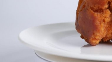 Japon usulü kızarmış çörek, Sata Andagi.