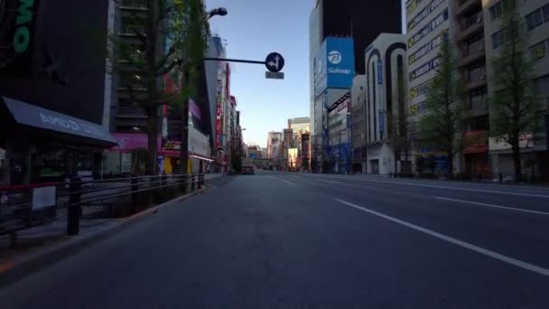 Tokio Akihabara Early Morning Cycling 2021 April — Stockvideo