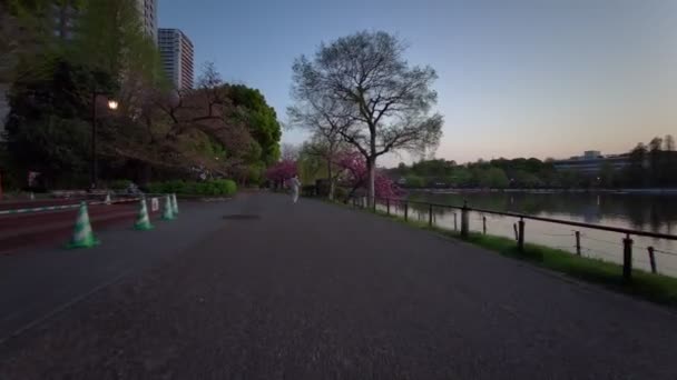 Tokyo Ueno Onshi Park Wczesny Poranek Kolarstwo 2021Kwiecień — Wideo stockowe