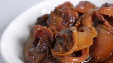 Haşlanmış kabuklu soya sosu.