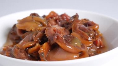 Haşlanmış kabuklu soya sosu.