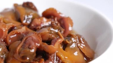 Haşlanmış kabuklu soya sosu.