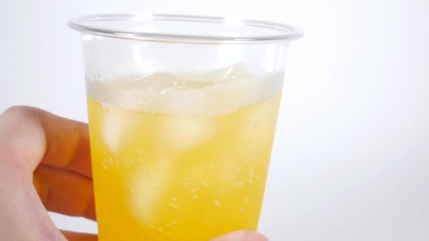 Naranja Soda Taza Plástico — Vídeos de Stock