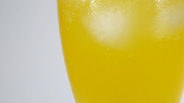 Oranje Frisdrank Fluit Glas — Stockvideo