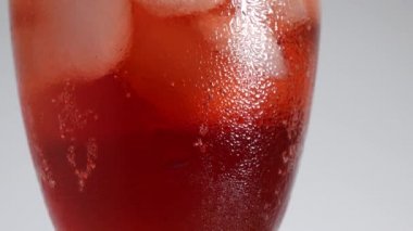 Üzümlü soda flüt camı.