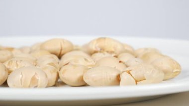 Kavrulmuş soya fasulyesi, video klibini kapat.