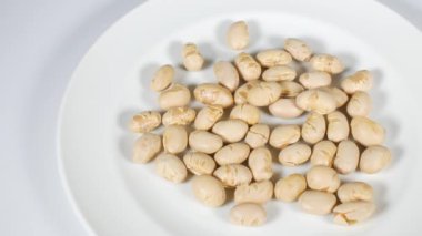 Kavrulmuş soya fasulyesi, video klibini kapat.