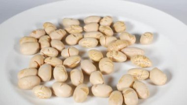 Kavrulmuş soya fasulyesi, video klibini kapat.