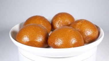 Esmer şekerparem, video klibini kapat