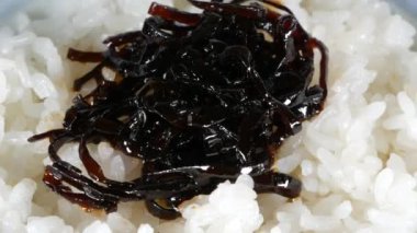 Yosun Tsukudani, video klibi.