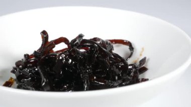 Yosun Tsukudani, video klibi.