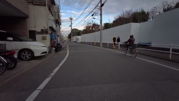 东京江户川区骑自行车过冬 — 图库视频影像
