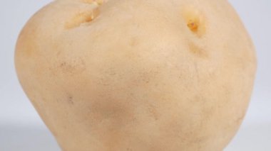 Çiğ patates, kısa video klibi