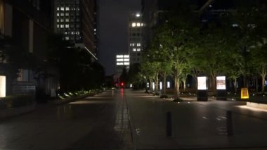 Japonya 'da Otemachi, Tokyo, gece manzaralı. 